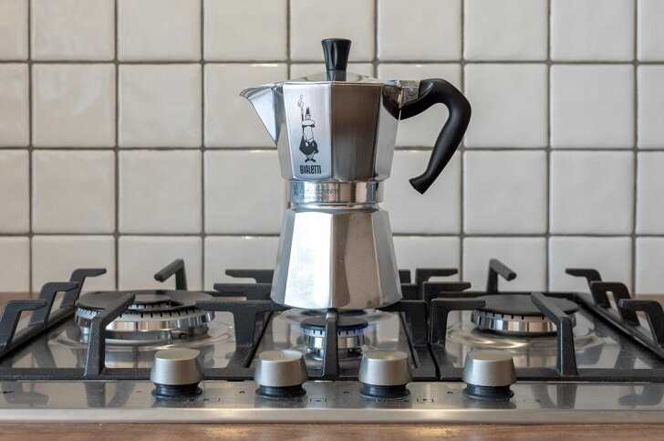 Кофе – это средство передвижения по утрам: рейтинг лучших электрических гейзерных кофеварок на 2020 год