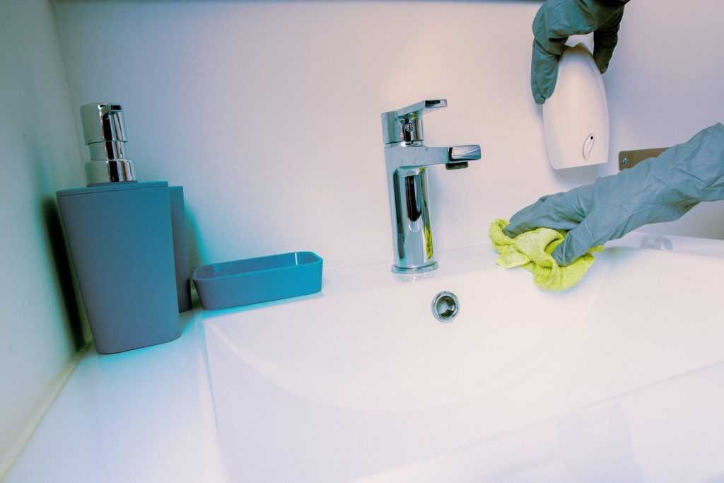 Чистящие средства для ванной и туалета: обзор лучших препаратов для уборки, их состав, цены, отзывы покупателей