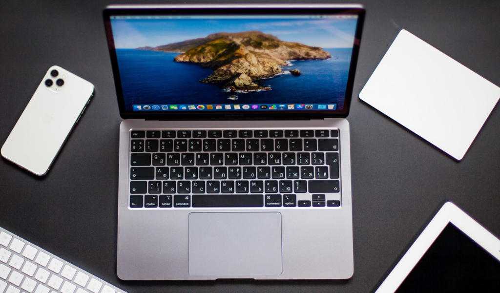 Стоит ли брать mac на apple m1 в 2021 году? если да, то кому