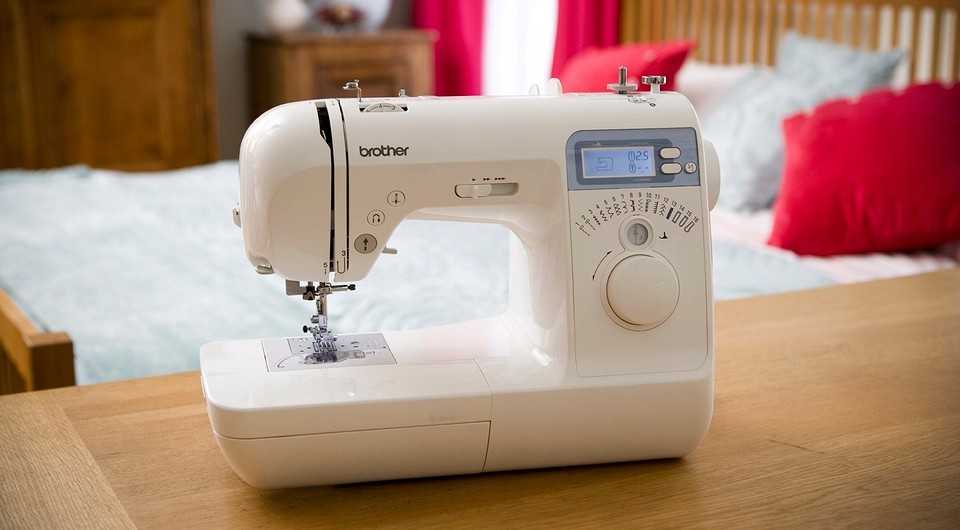Как выбрать швейную машинку для домашнего использования под все типы тканей: виды машинок, рейтинг лучших