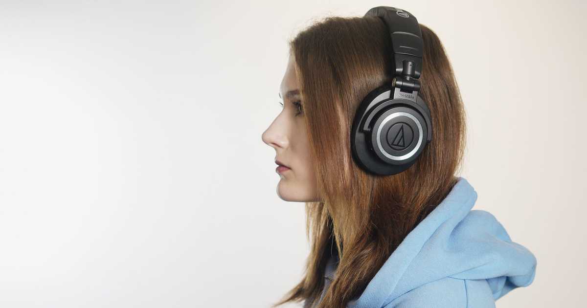 Audio-technica ath-m50xbt 
            headphones review