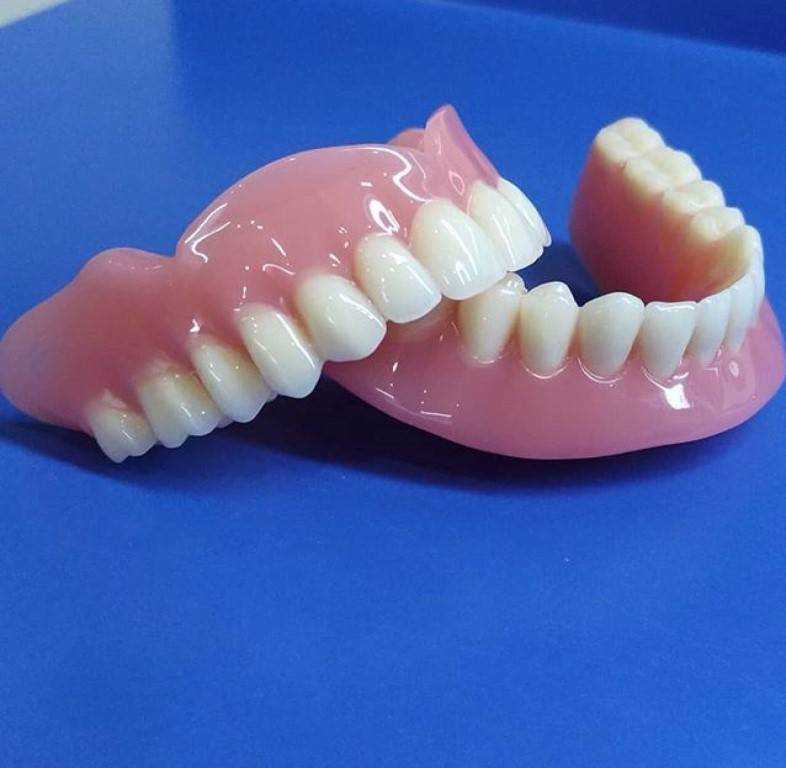 Лучшие зубные протезы - по типам и материалам – в зависимости от дефекта зубного ряда.