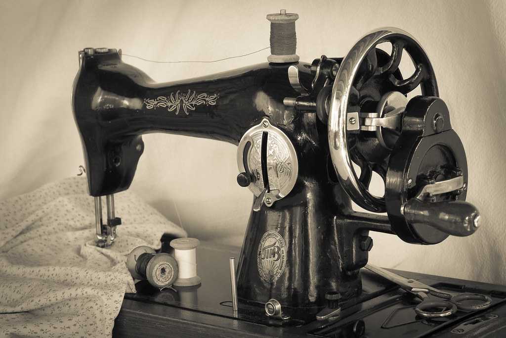 Как правильно выбрать швейную машинку для дома