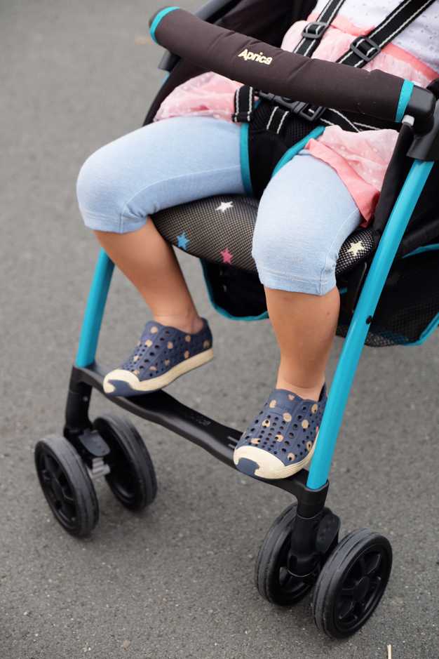 Коляска aprica (35 фото): прогулочные детские модели karoon и flyle, японская коляска-трость luxuna light cts, отзывы о качестве продукции