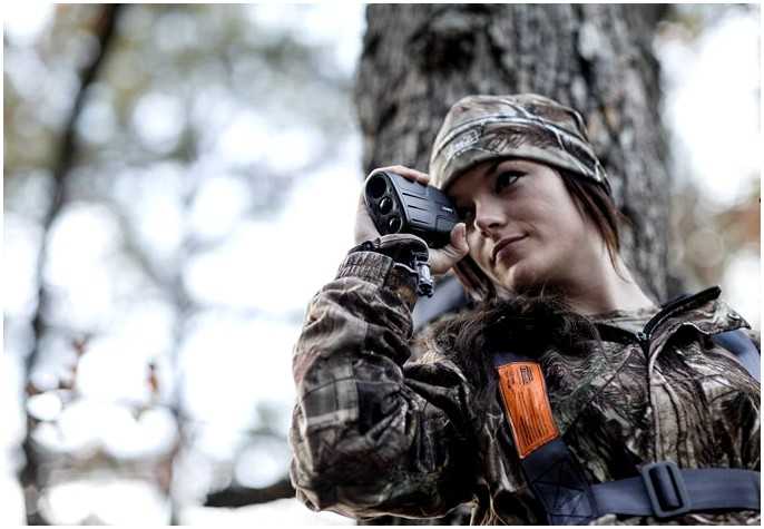 Лучшие дальномеры для охоты — по мнению экспертов и по отзывам покупателей. Плюсы и минусы популярных охотничьих дальномеров.