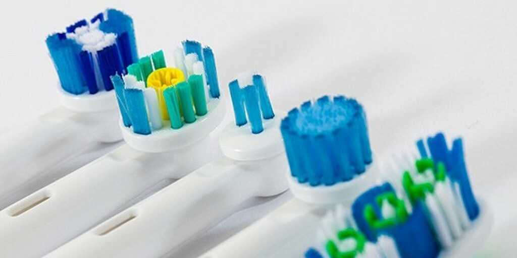 Как пользоваться электрической зубной щеткой. пользя и вред использовани