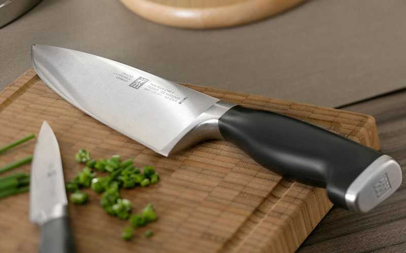 Лучшие кухонные ножи (поварские универсальные, для хлеба, мяса, овощей и др.) - по мнению экспертов и по отзывам покупателей.