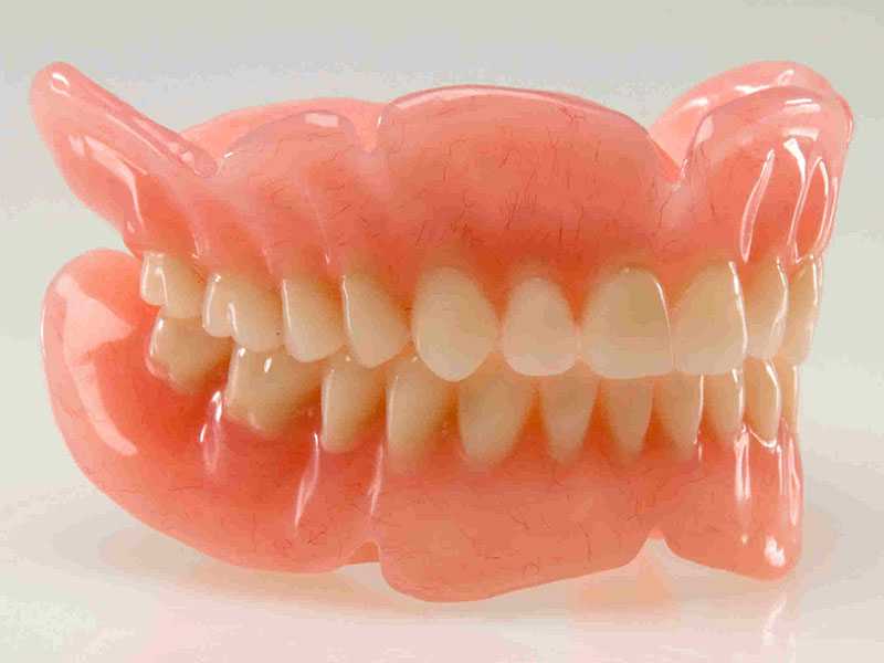 Нейлоновые зубные протезы: конструкция, плюсы и минусы, кому подойдут, уход, отличие от других видов протезов