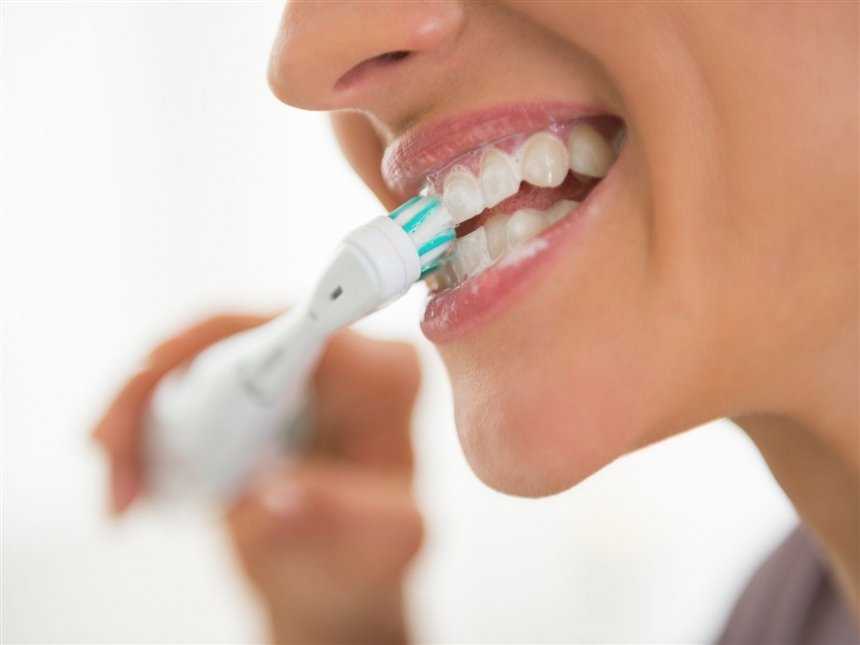 Мнение стоматолога о вреде и пользе электрических зубных щеток