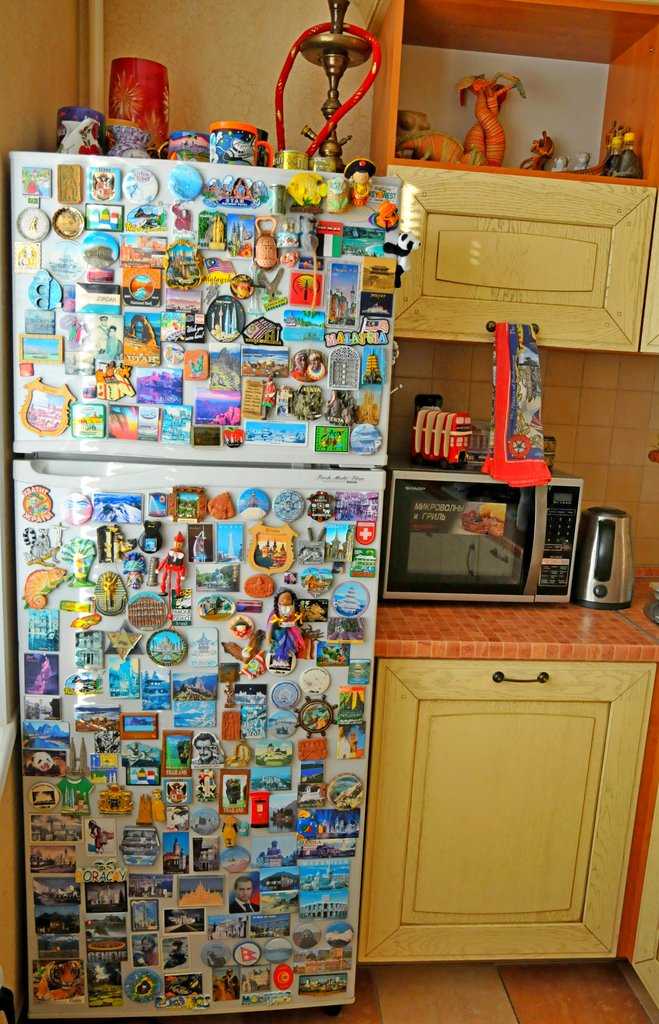 Почему нельзя вешать магниты на холодильник