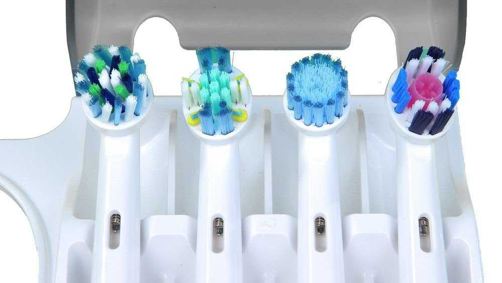 Вредна ли электрическая зубная щетка? плюсы и минусы изделия